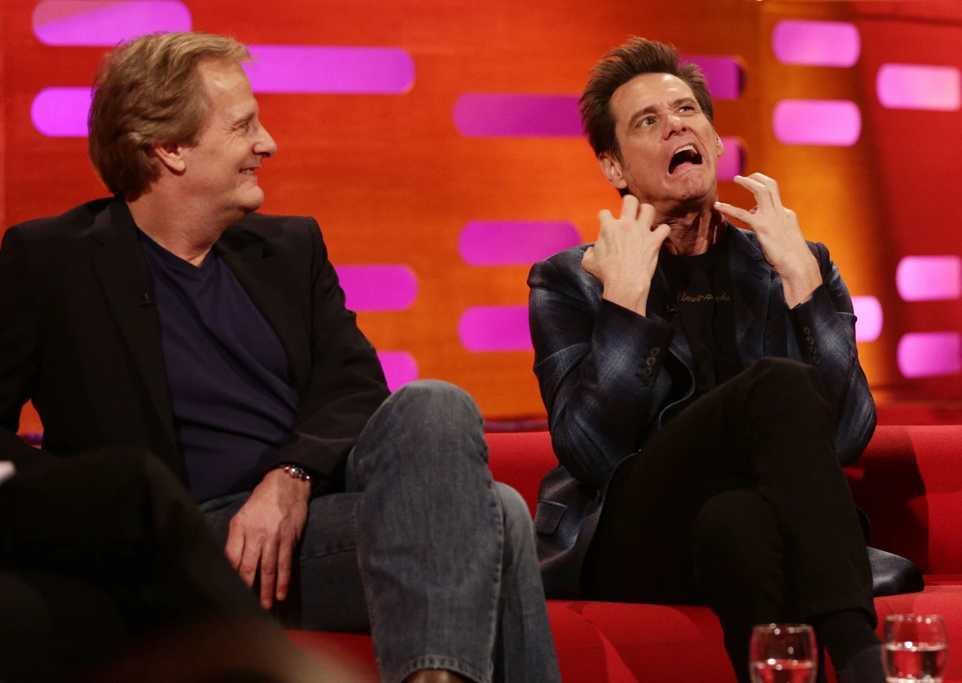 Podobno w wywiadzie dla "The Howard Stern Show" Jim Carrey przyznał, że jego związek z Renée Zellweger był wyjątkowy. Zapytany o półfikcyjną książkę "Wspomnienia i dezinformacje" opartą częściowo również na jego prawdziwym życiu wyznał, że wcale nie kłamał, pisząc o tym, że to właśnie aktorka była „jego ostatnią wielką miłością”. 