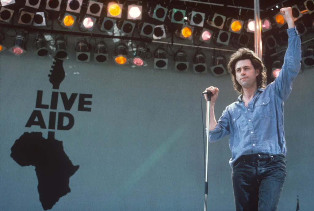 Bob Geldof podczas koncertu Live Aid w 1985 roku