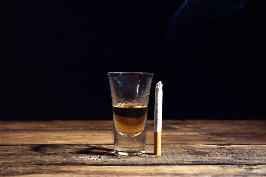 Dochody podatkowe ze sprzedaży alkoholu i papierosów wspierają budżety wielu państw