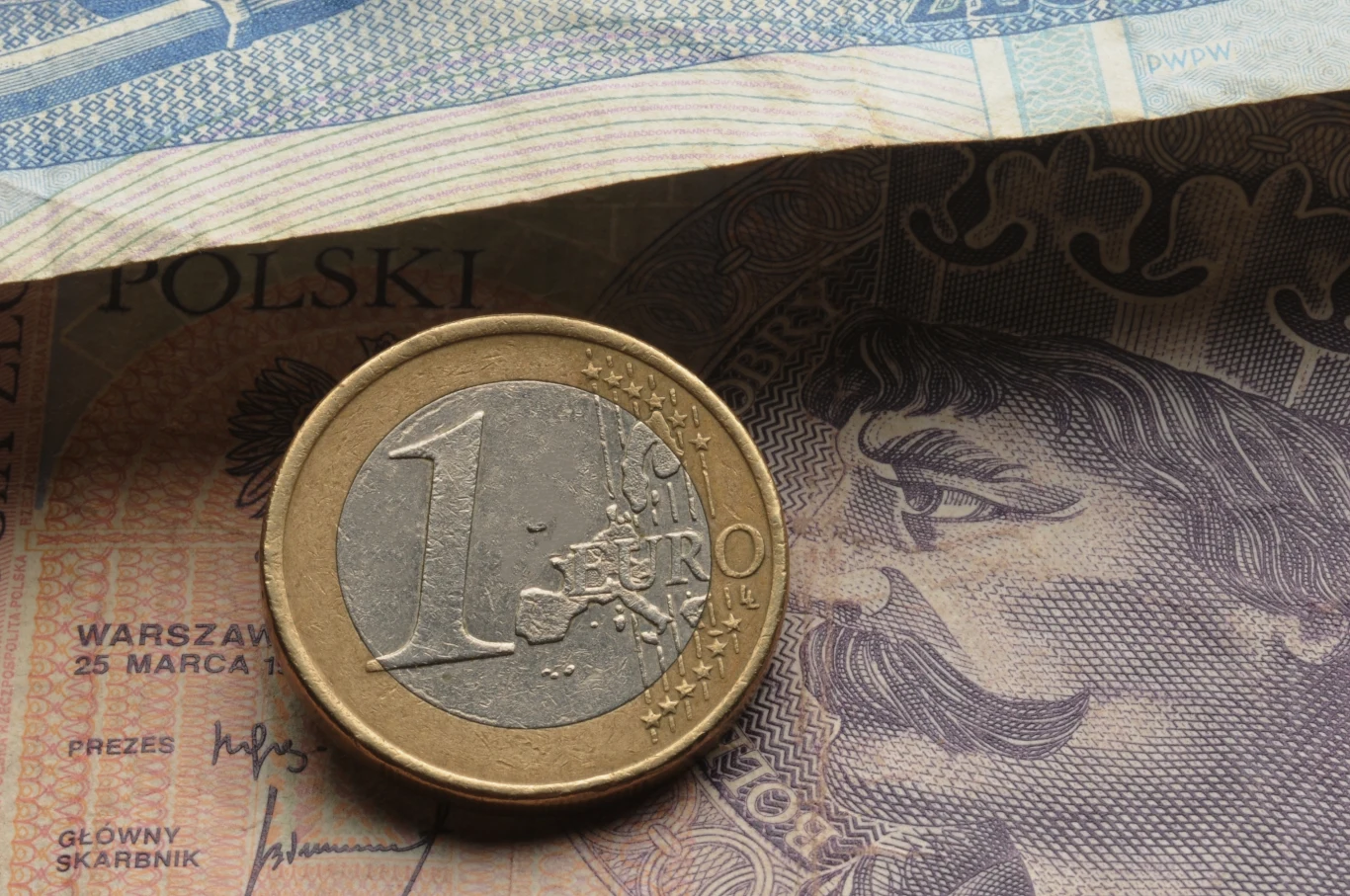 Polska wybija euro. Nowe monety kolekcjonerskie prosto z Warszawy Polska wybija euro. Nowe monety kolekcjonerskie prosto z Warszawy