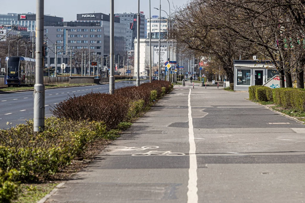 Pustki na wrocławskiej drodze rowerowej przy ul. Legnickiej