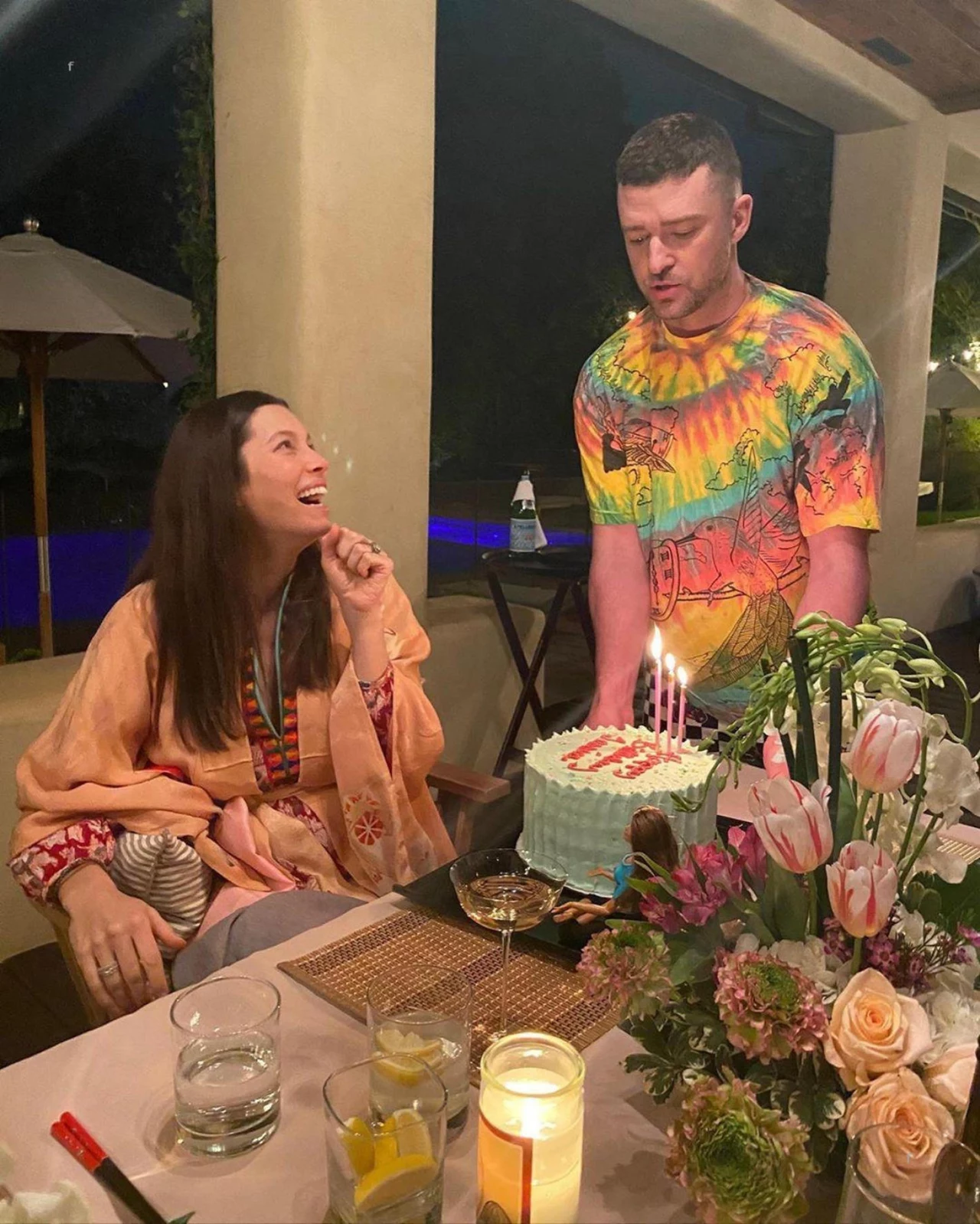 Chociaż w dobie mediów społecznościowych niełatwo jest utrzymać ciążę w tajemnicy, okazuje się, że prawdopodobnie im się to udało! Justin Timberlake i Jessica Biel niechętnie mówią o swoim życiu prywatnym, a w mediach rzadko chwalą się tym, co robią. Dlatego wcale nie takie dziwne byłoby to, że urodziło im się drugie dziecko. Chociaż w dobie mediów społecznościowych niełatwo jest utrzymać ciążę w tajemnicy, okazuje się, że prawdopodobnie im się to udało! Justin Timberlake i Jessica Biel niechętnie mówią o swoim życiu prywatnym, a w mediach rzadko chwalą się tym, co robią. Dlatego wcale nie takie dziwne byłoby to, że urodziło im się drugie dziecko.