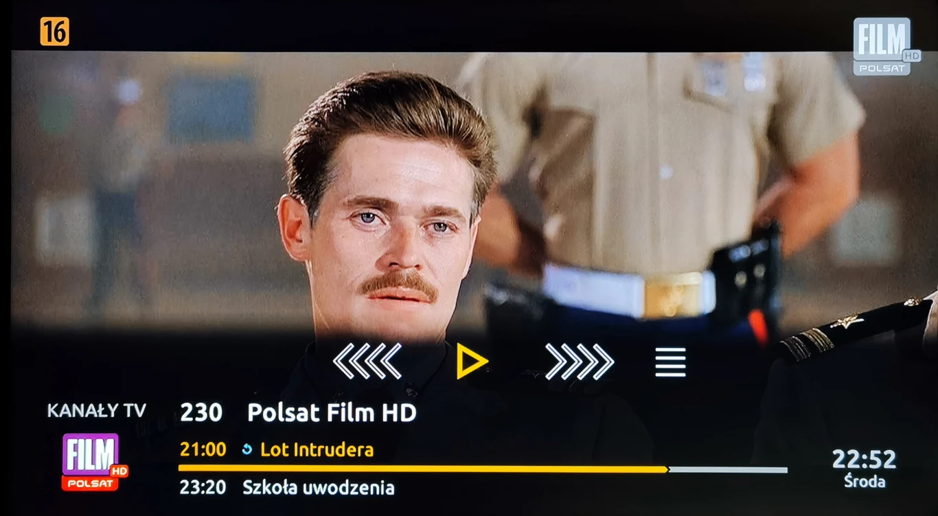 Banner informacyjny na temat aktualnie oglądanej treści wideo Banner informacyjny na temat aktualnie oglądanej treści wideo