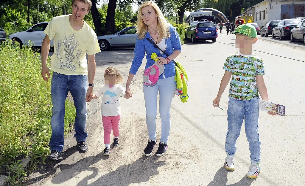 Piotr i Justyna Żyłowie z dziećmi Piotr i Justyna Żyłowie z dziećmi