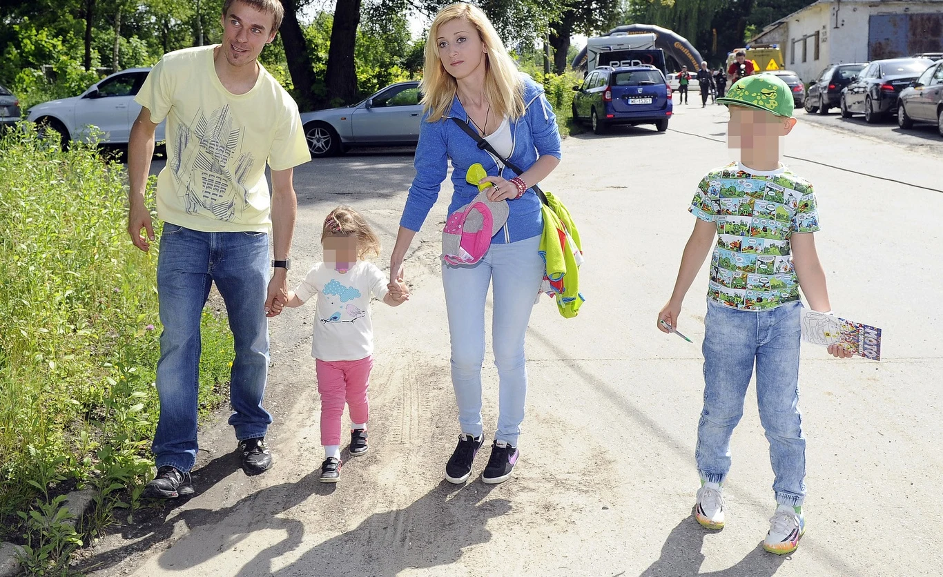 Piotr i Justyna Żyłowie z dziećmi Piotr i Justyna Żyłowie z dziećmi