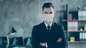 Firmy muszą umieć żyć z koronawirusem