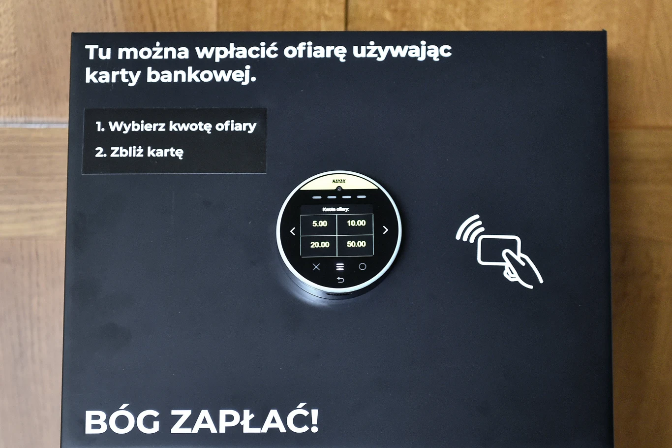 Proboszcz parafii w Sobieszewie twierdzi, że od dawna zastanawiał się, jak wyjść naprzeciw prośbom parafian, którzy często nie mieli jak złożyć ofiary, mając przy sobie jedynie kartę płatniczą. 