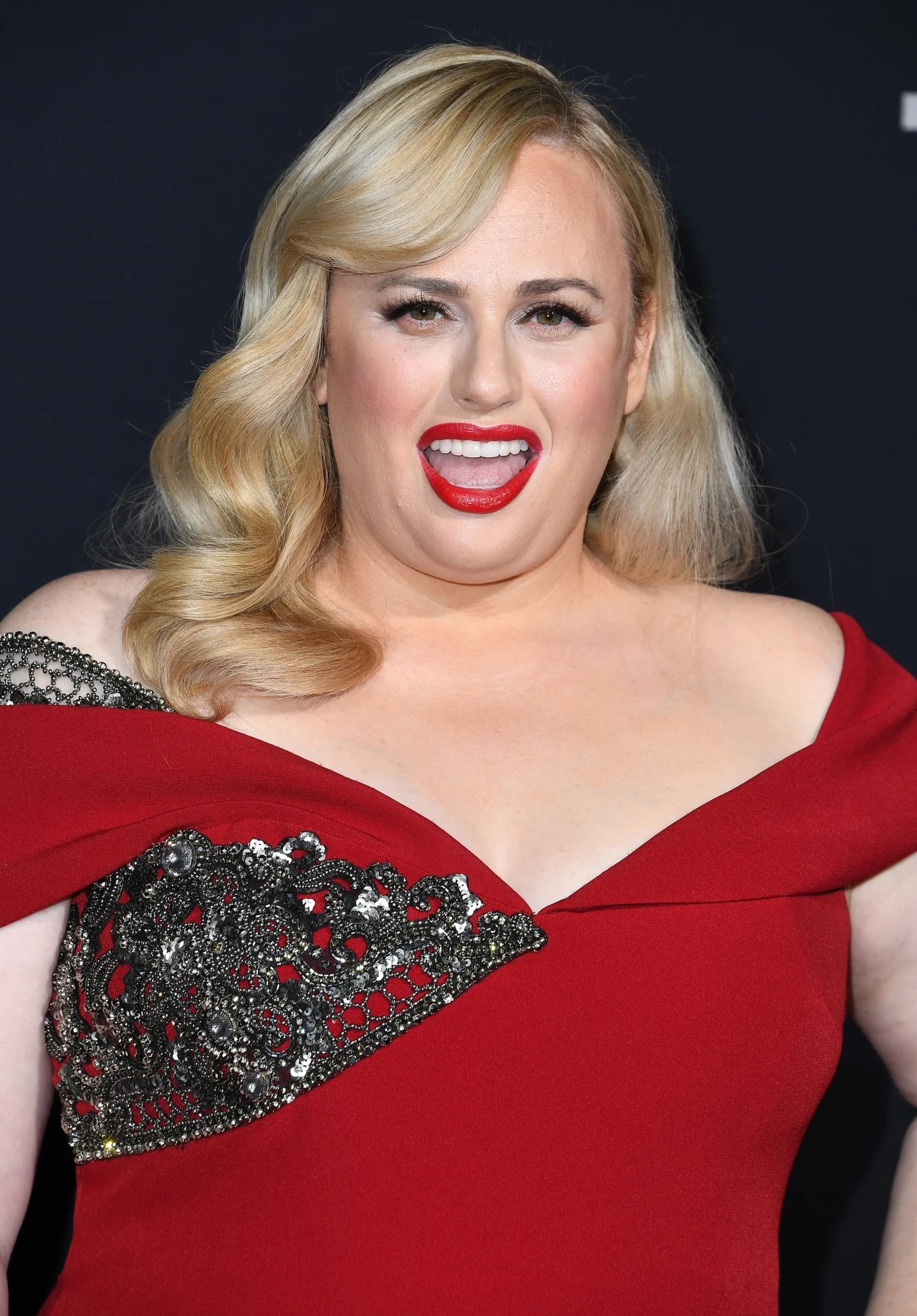 Post, który opublikowała niedawno w mediach społecznościowych sugeruje, że jak na razie nie zboczyła z obranego kursu. Efekty jej wysiłków zachwyciły fanów. A jedna z ekspertek stwierdziła, że Rebel zrzuciła już około 18 kilogramów.

(PAP Life) 