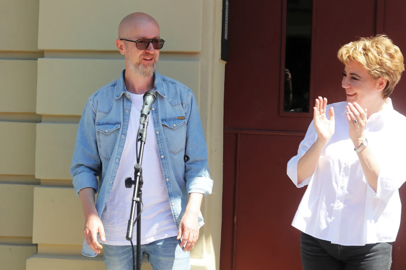 Tomasz Bagiński (L) i prezydent miasta Hanna Zdanowska (P) podczas uroczystości odsłonięcia gwiazdy w Łódzkiej Alei Gwiazd Tomasz Bagiński (L) i prezydent miasta Hanna Zdanowska (P) podczas uroczystości odsłonięcia gwiazdy w Łódzkiej Alei Gwiazd