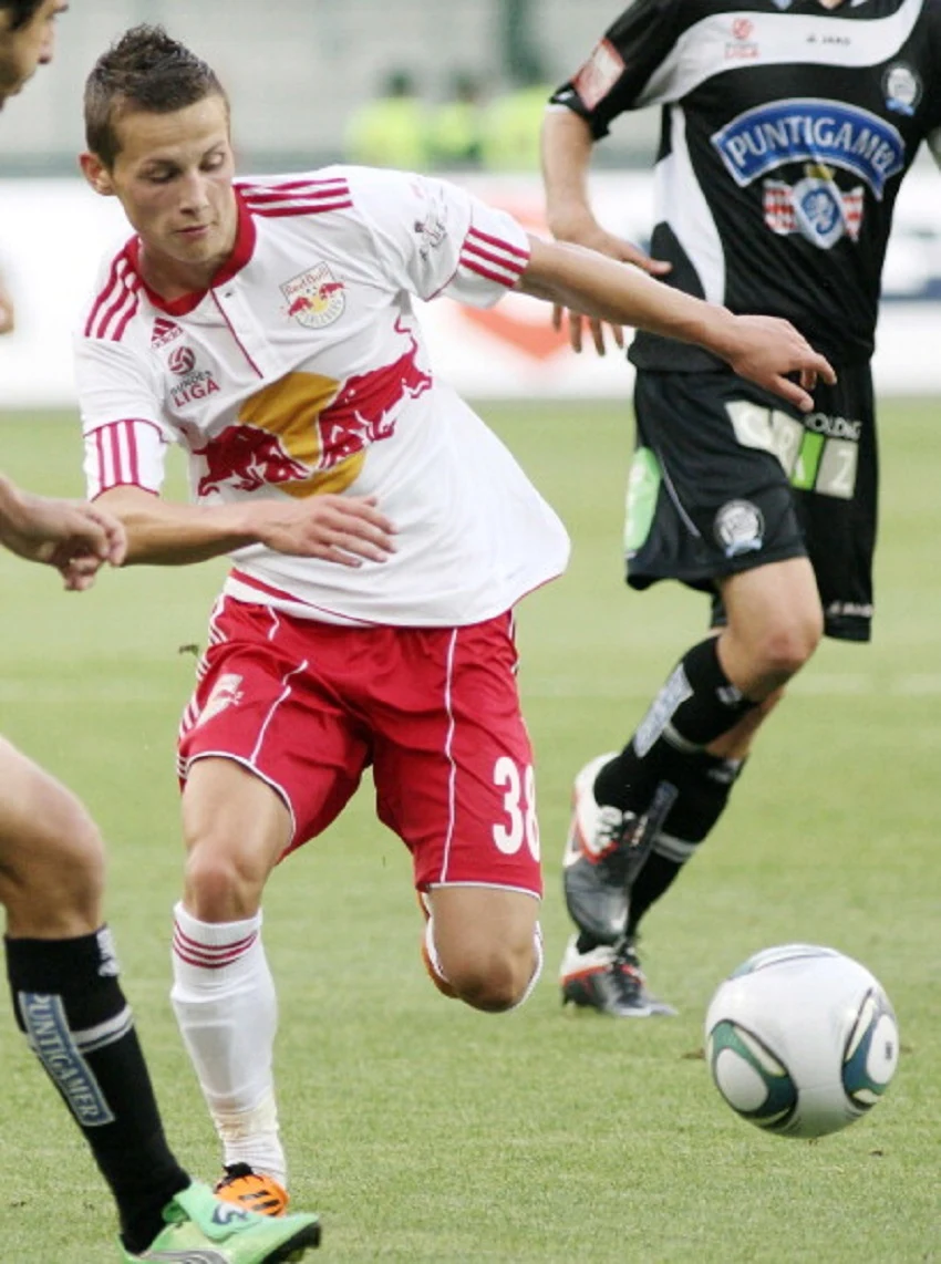 Stefan Savić w barwach RB Salzburg Stefan Savić w barwach RB Salzburg