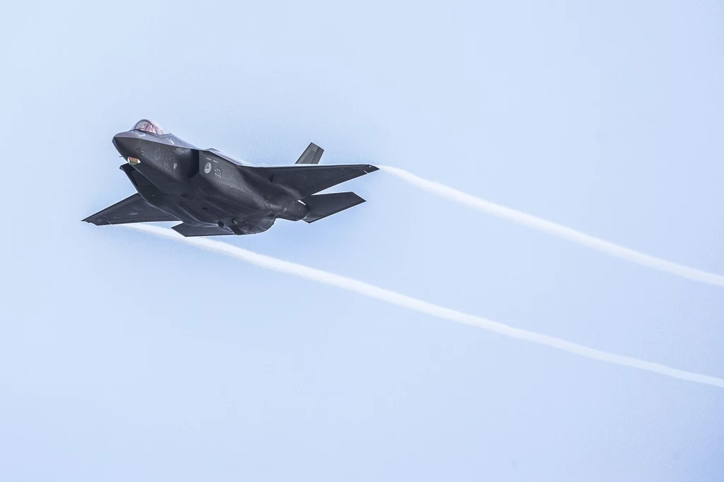 F-35 