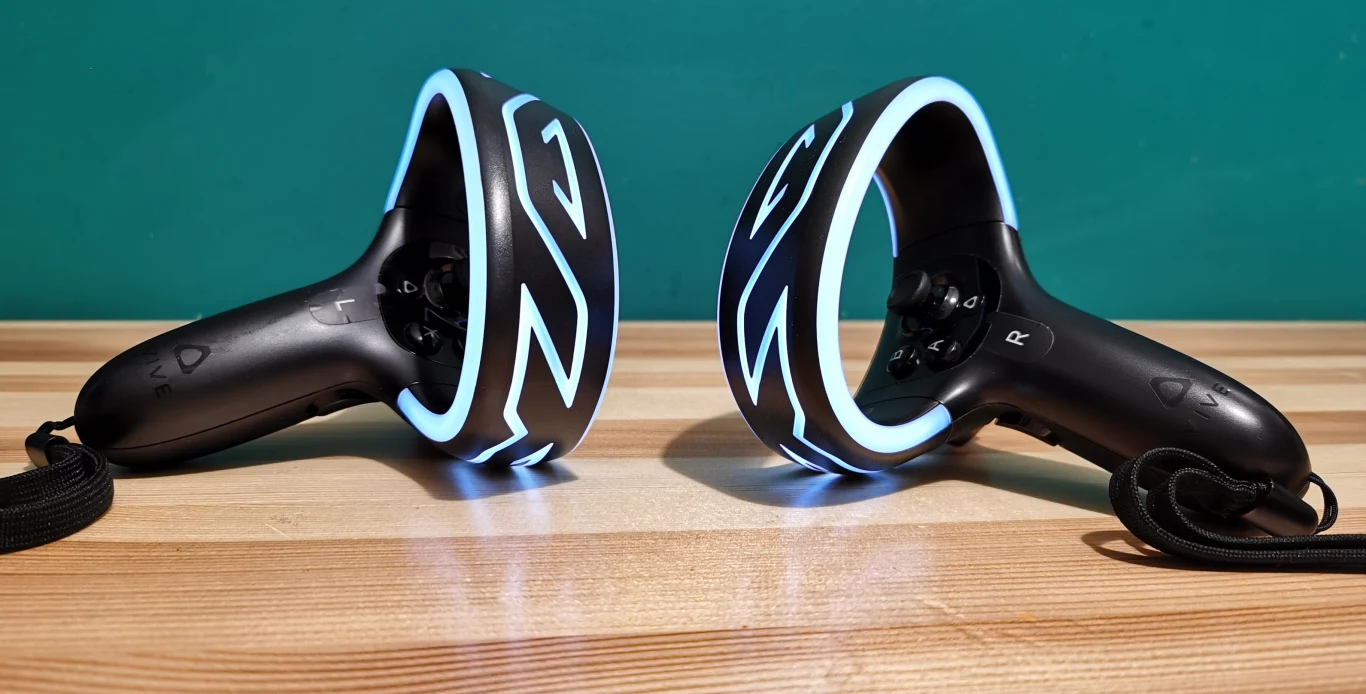 HTC Vive Cosmos - kontrolery HTC Vive Cosmos - kontrolery