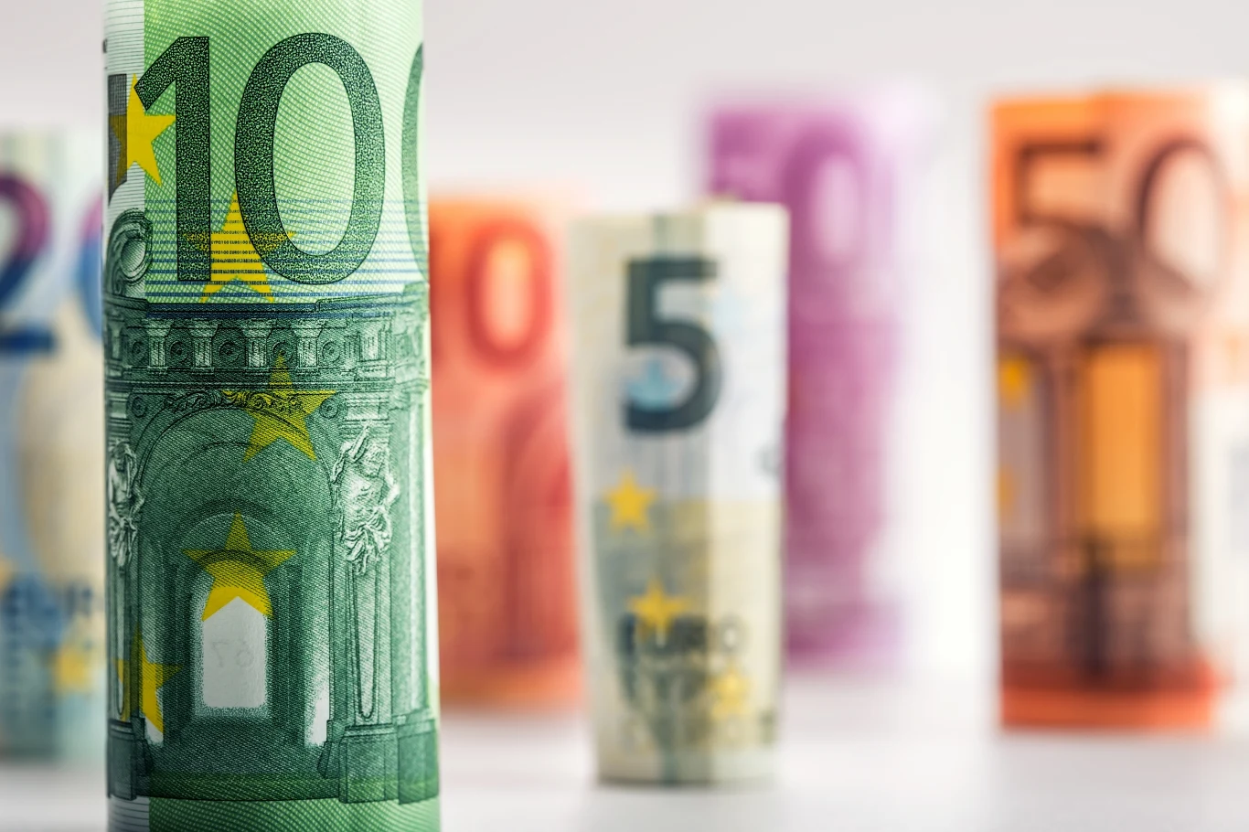 Euro kosztuje około 4,27 zł Euro kosztuje około 4,27 zł