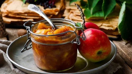 ​Tak zrobisz najlepsze jabłka w słoiku. Na szarlotkę na cały rok