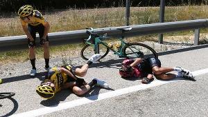 Gijs Leemreize,  Finn Fisher-Black (obaj Jumbo-Visma) i Sebastian Henao (Ineos)