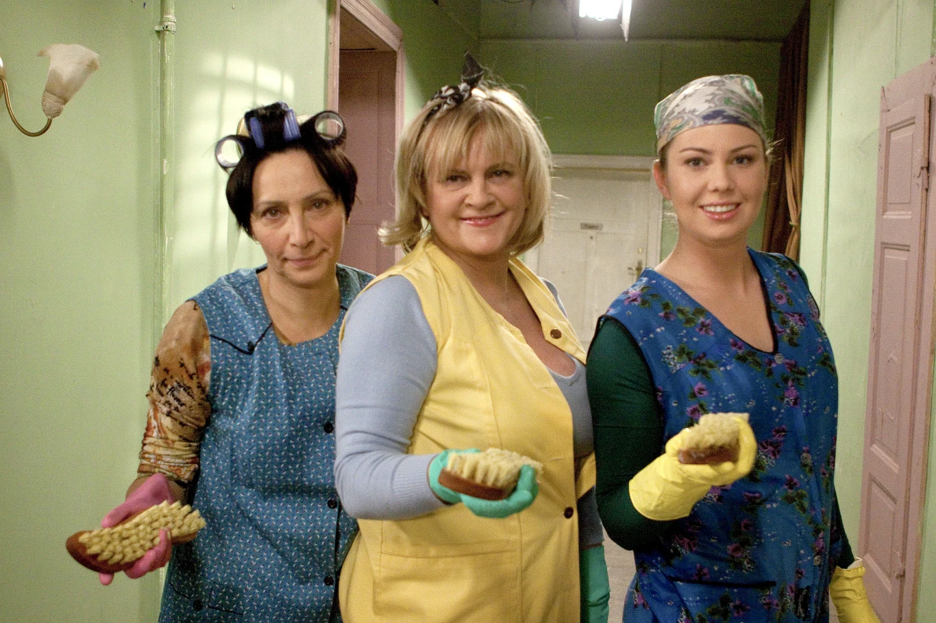 Renata Pałys, Marzena Kipiel-Sztuka i Barbara Mularczyk na planie serialu "Świat według Kiepskich" Renata Pałys, Marzena Kipiel-Sztuka i Barbara Mularczyk na planie serialu "Świat według Kiepskich"