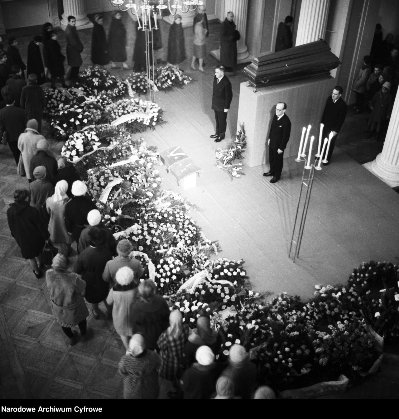 Uroczystości pogrzebowe Władysława Broniewskiego w Warszawie, 1962 rok Uroczystości pogrzebowe Władysława Broniewskiego w Warszawie, 1962 rok