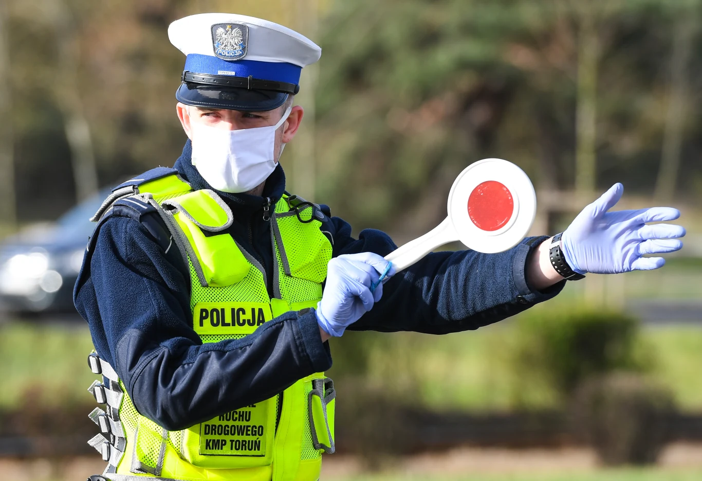 Mandat za złe opony można dostać z kilku powodów Mandat za złe opony można dostać z kilku powodów