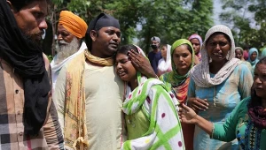 Zgony spowodowane nielegalnie warzonym alkoholem są powszechne w Indiach