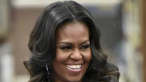 Michelle Obama urodziła się 17 stycznia 1964 roku. Żona byłego prezydenta Stanów Zjednoczonych jest zodiakalnym Koziorożcem. 

To znak opiekuńczy i zdyscyplinowany, co było widać podczas kadencji Baracka Obamy, kiedy to Michelle zawsze stała u jego boku, aktywnie go wspierając. 

Kobiety-Koziorożce na ogół są eleganckie i szykowne, a więc ich strój musi być przemyślany. Nic dziwnego, że Michelle Obama zawsze świetnie wygląda. Ma doskonały gust i dobrze wie, w czym jest jej do twarzy 