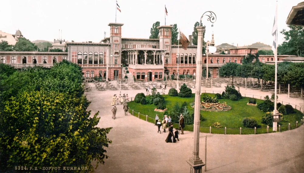 Dom Zdrojowy w Sopocie na fotografii z końca XIX wieku Dom Zdrojowy w Sopocie na fotografii z końca XIX wieku