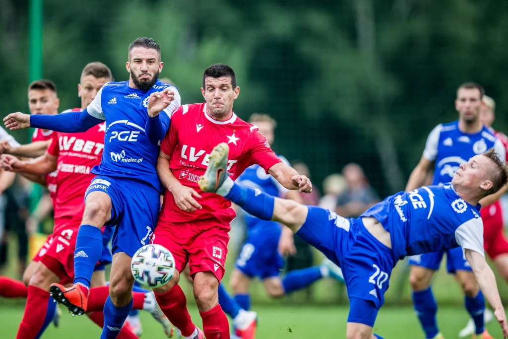 Wisła Kraków nie zachwyciła, ale beniaminka z Mielca odprawiła z kwitkiem Wisła Kraków nie zachwyciła, ale beniaminka z Mielca odprawiła z kwitkiem