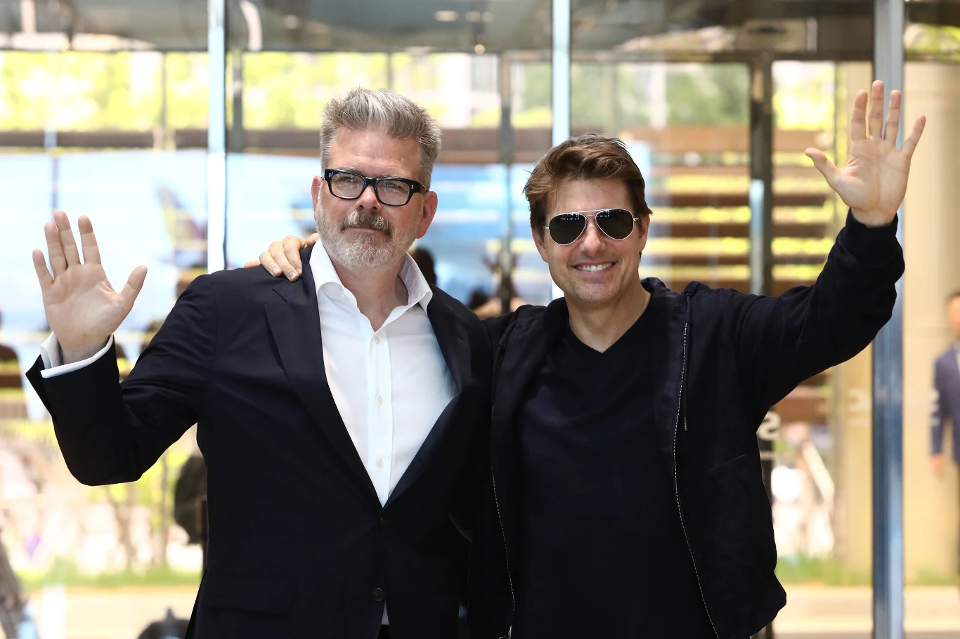 Christopher McQuarrie i Tom Cruise na pokazie filmu "Mission: Impossible - Fallout" w Seulu w Korei Południowej (2018