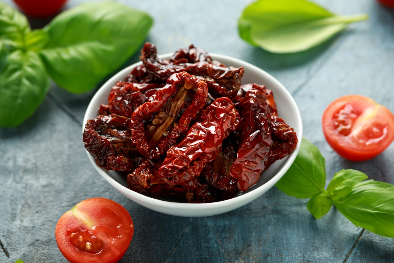 Suszone pomidory mogą być używane do wielu różnych dań Suszone pomidory mogą być używane do wielu różnych dań