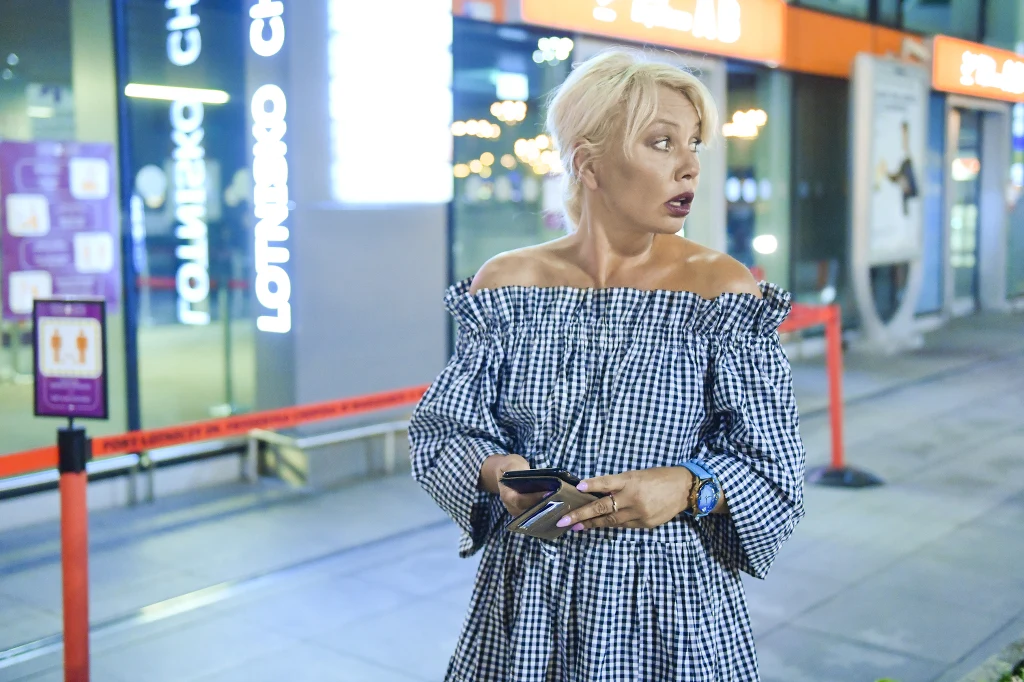 Monika Jarosińska na lotnisku po powrocie z Malty