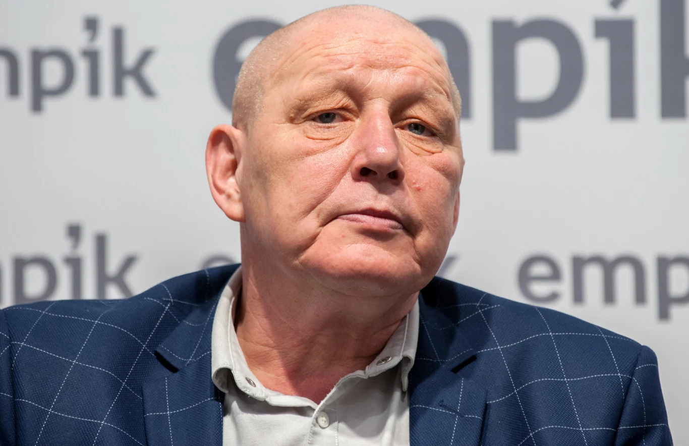 Krzysztof Jackowski Krzysztof Jackowski