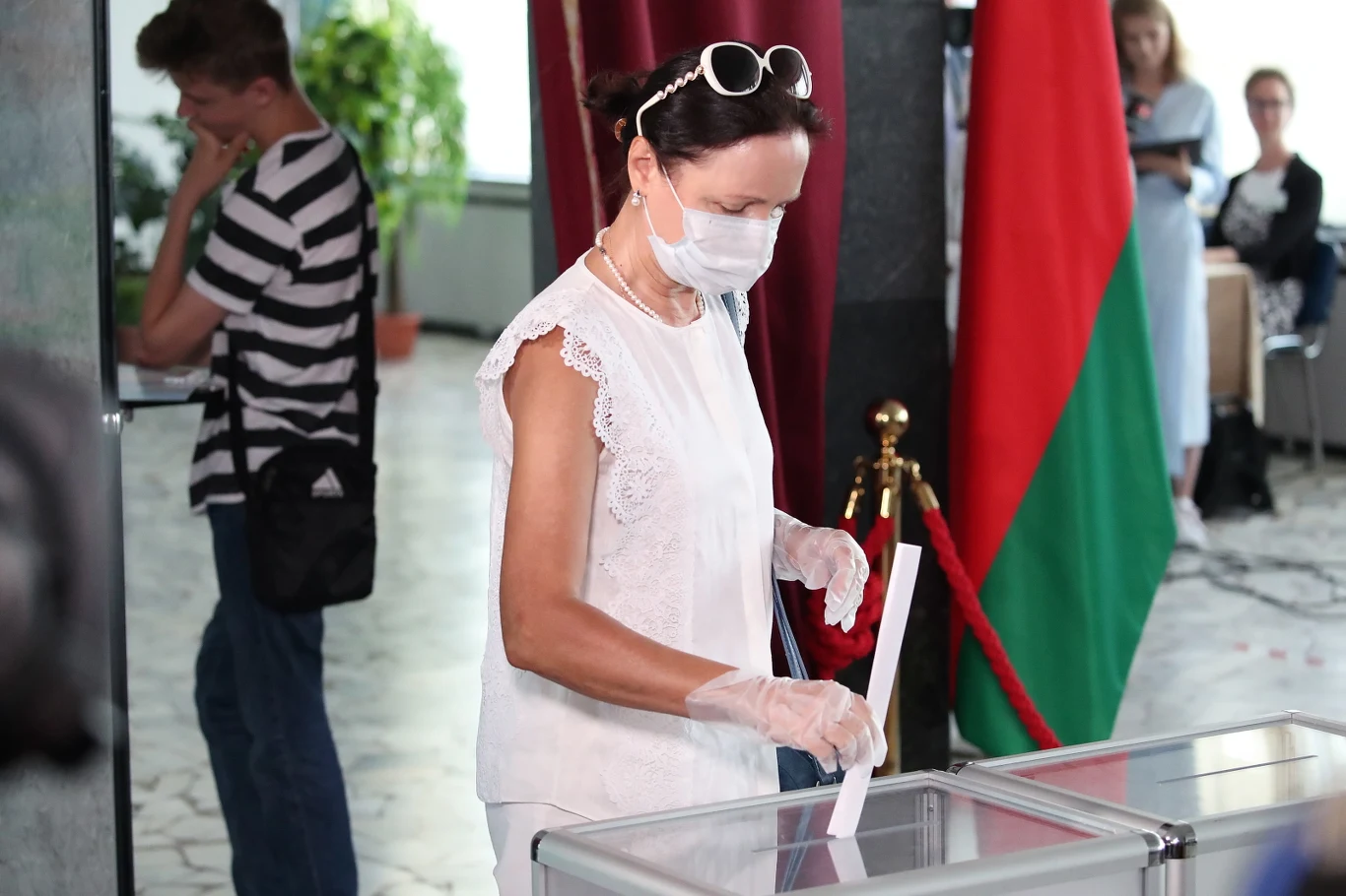 Wybory odbywają się bez międzynarodowych obserwatorów z Biura Instytucji Demokratycznych i Praw Człowieka (ODIHR) OBWE i Zgromadzenia Parlamentarnego OBWE. Biuro ODIHR poinformowało, że nie dostało zaproszenia od Mińska do obserwacji w odpowiednio wczesnym terminie. Z kolei ZP OBWE zrezygnowało z obserwacji ze względu na epidemię koronawirusa.