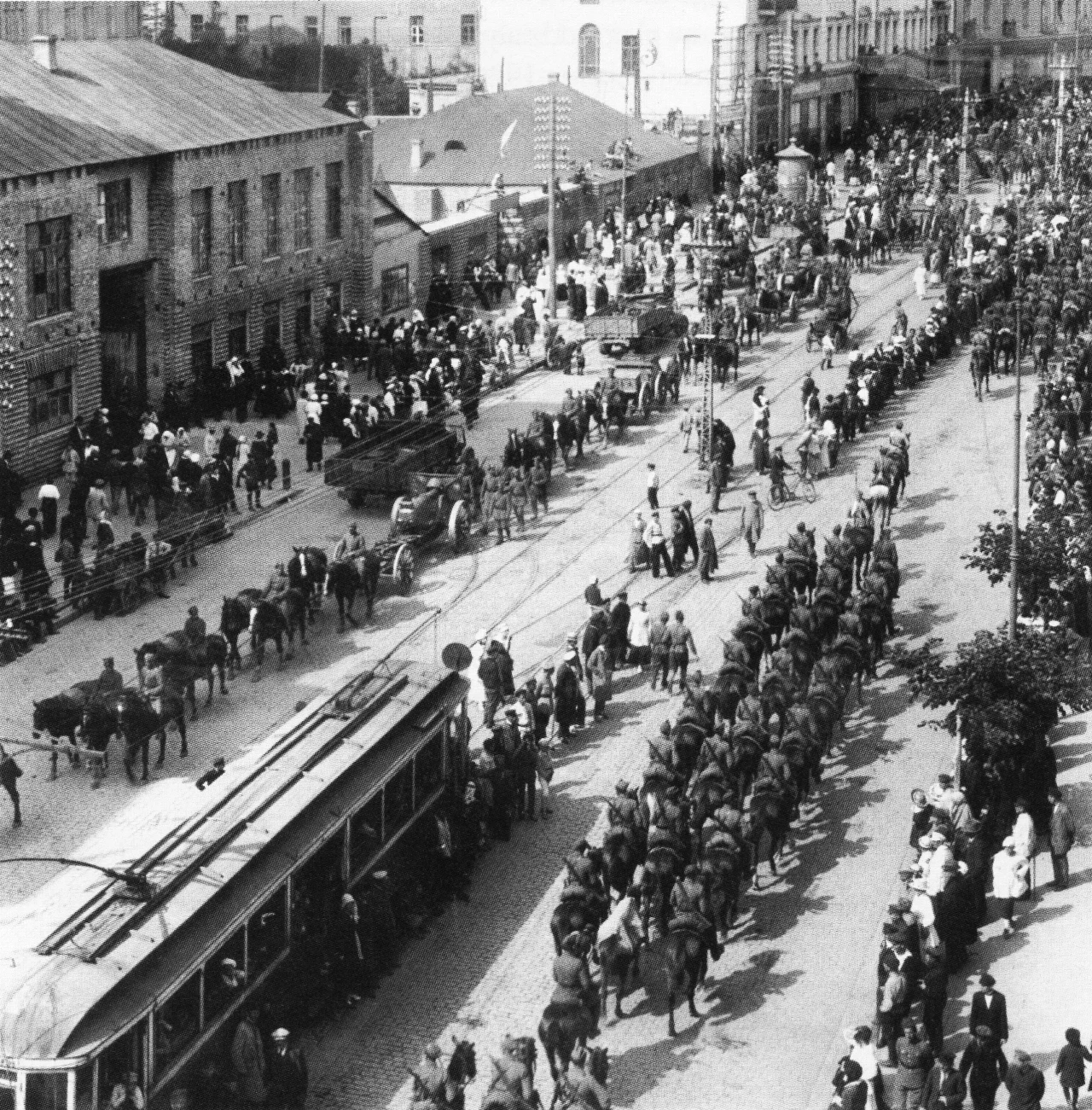 09 V 1920 roku, przemarsz oddziałów Wojska Polskiego przez Kijów