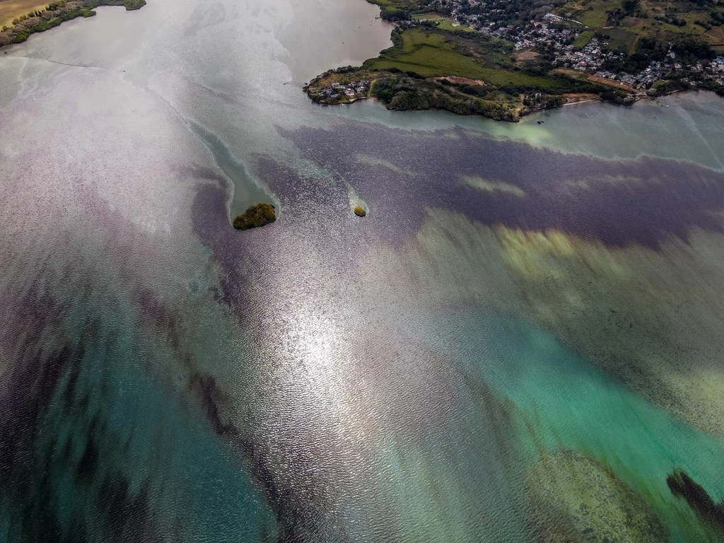 Wyciek u brzegu wyspy Mauritius Wyciek u brzegu wyspy Mauritius
