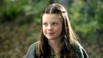 Georgie Henley przyszła na świat w lipcu 1995 roku w angielskim Ilkley. Od wczesnego dzieciństwa wiadomo było, że jest bardzo utalentowana. Grała więc w lokalnej grupie teatralnej „Upstagers". 

Rolę Łucji, która przyniosła jej rozpoznawalność, zdobyła jako ośmiolatka.