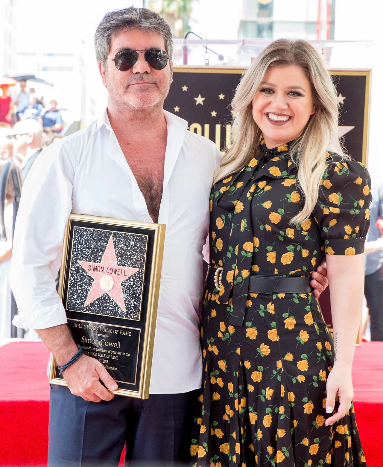 Kelly Clarkson zastąpi kontuzjowanego Simona Cowella w amerykańskim "Mam talent" Kelly Clarkson zastąpi kontuzjowanego Simona Cowella w amerykańskim "Mam talent"