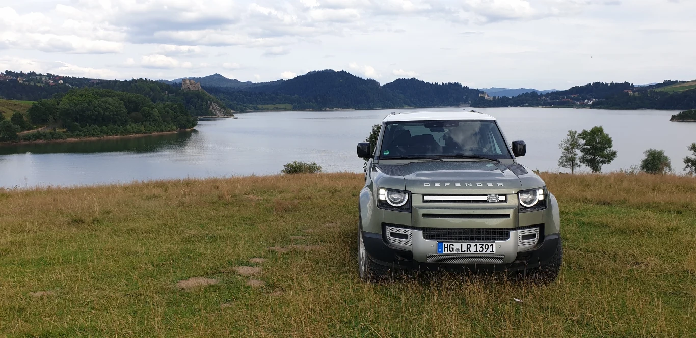 Land Rover Defender 2020 na zdjęciach