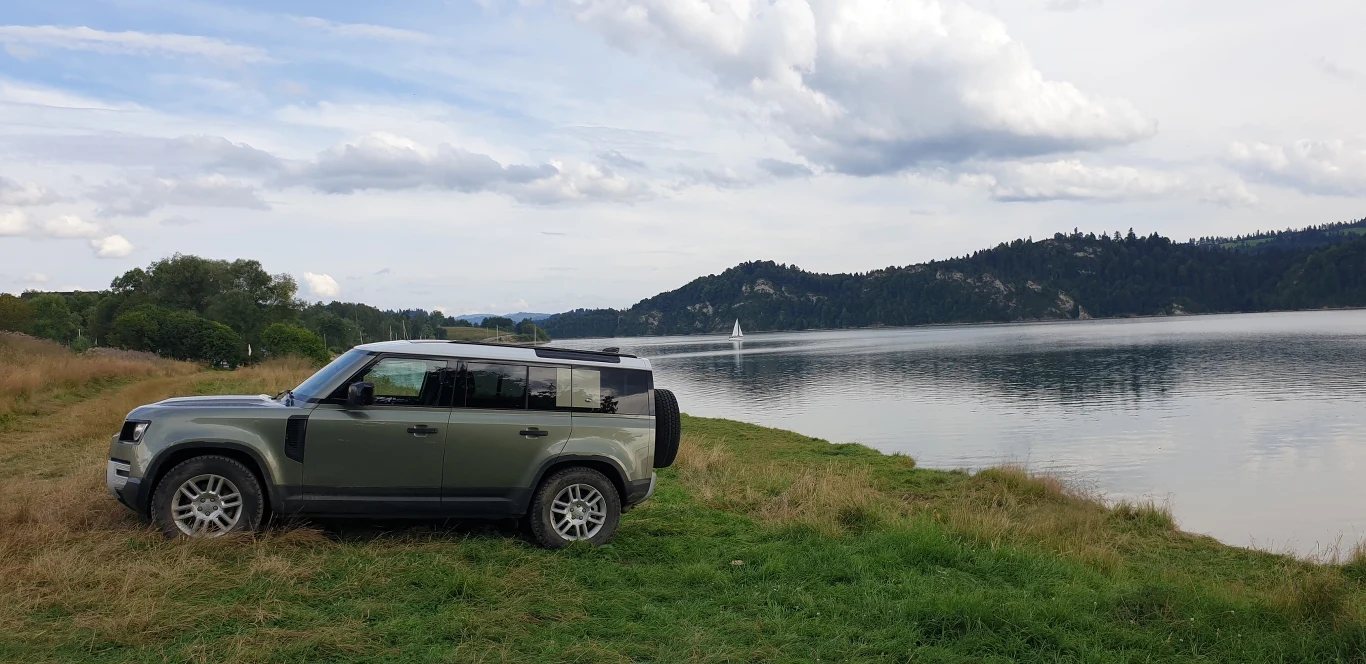 Land Rover Defender 2020 na zdjęciach