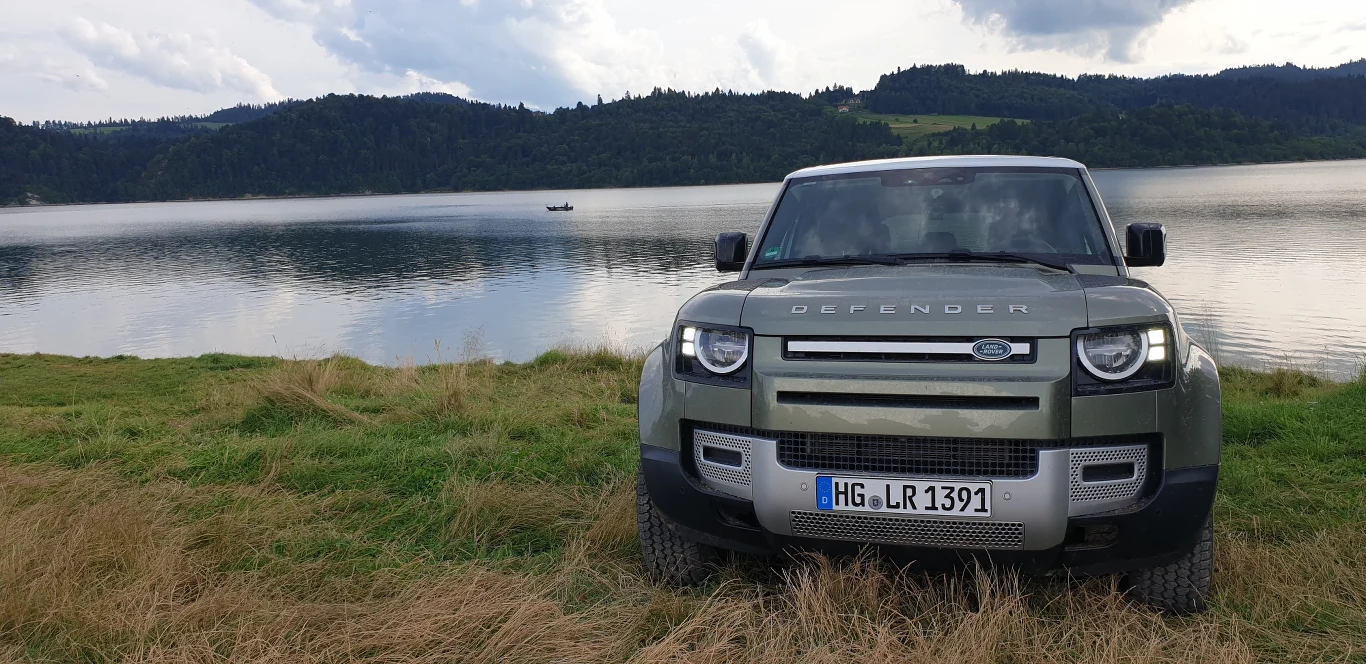 Land Rover Defender 2020 na zdjęciach