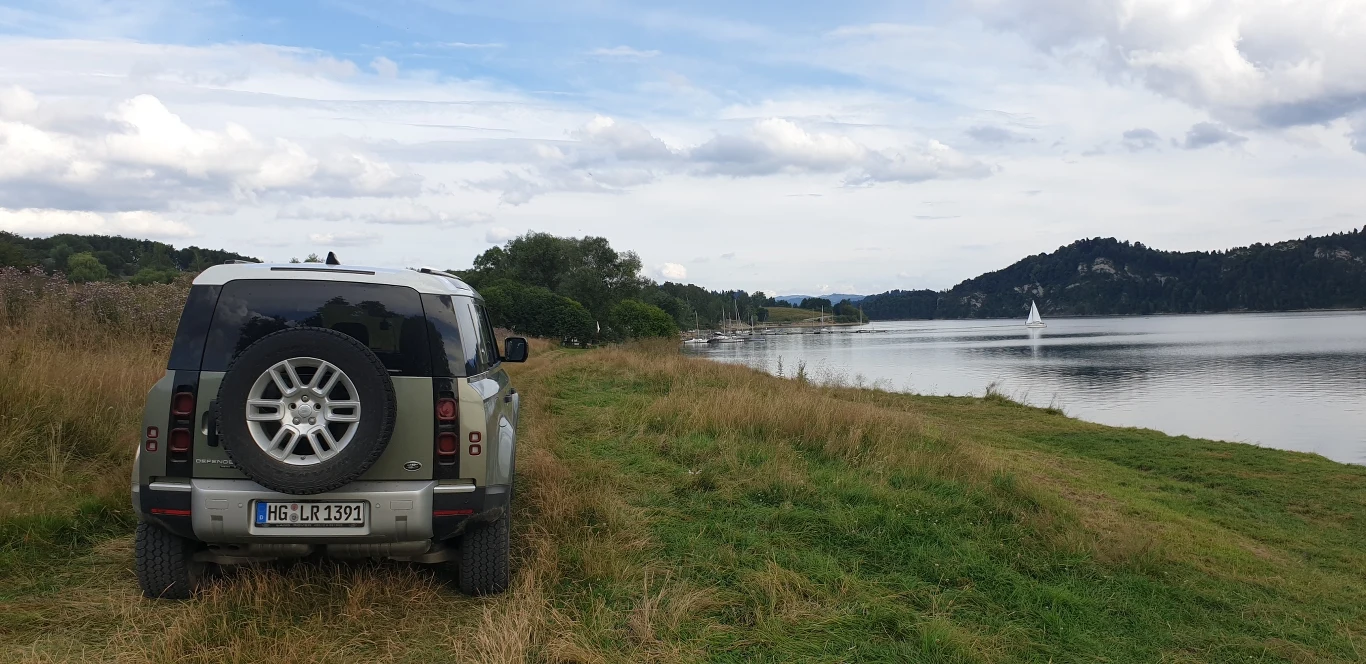 Land Rover Defender 2020 na zdjęciach