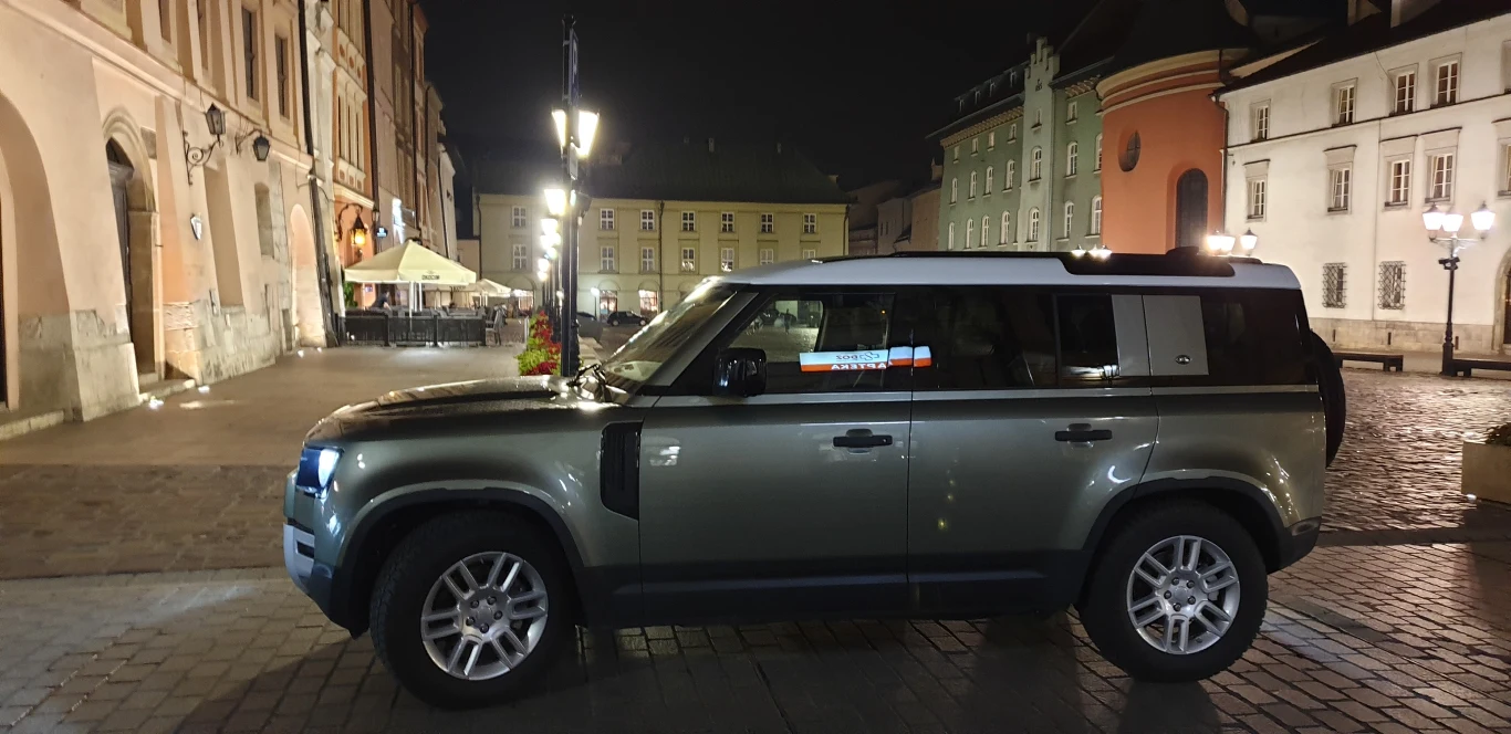 Land Rover Defender 2020 na zdjęciach