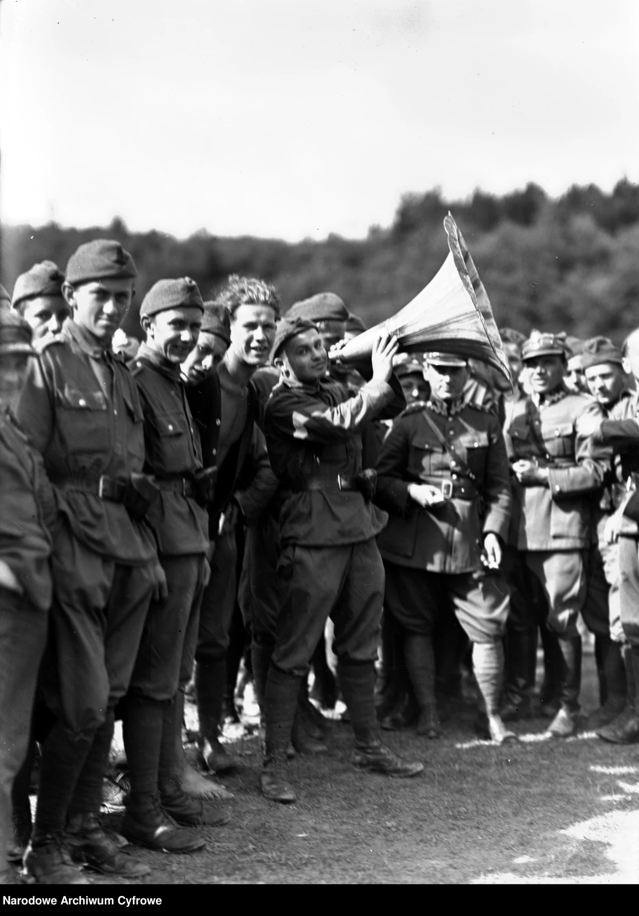 Studenci w szeregach wojska, zdjęcie z ćwiczeń w 1926 roku