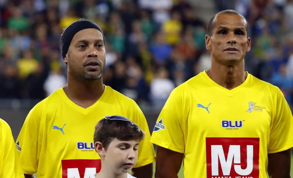 Ronaldinho i Rivaldo - wielcy bohaterowie reprezentacji Brazylii i FC Barcelona Ronaldinho i Rivaldo - wielcy bohaterowie reprezentacji Brazylii i FC Barcelona