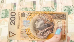 Podwyżka opłaty po cichu w ustawie. 2 mln Polaków zapłaci 200 zł więcej.
