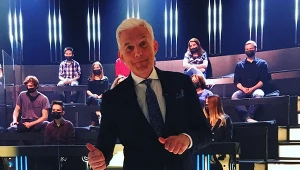 Hubert Urbański wrócił na plan "Milionerów"