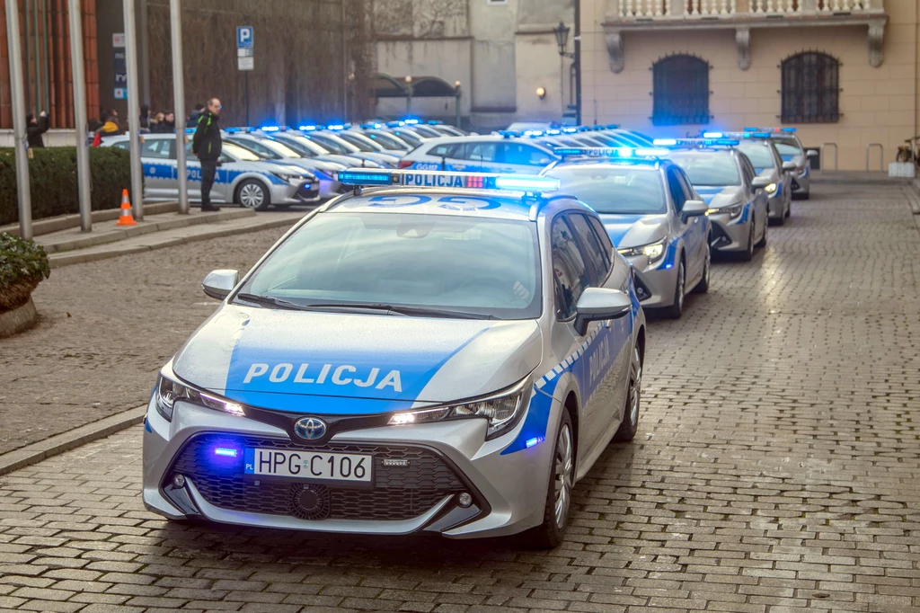 Policja systematycznie się zbroi