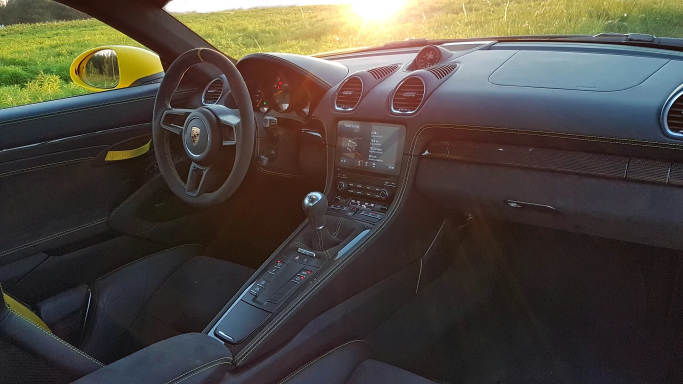 Porsche 718 Cayman GT4 Porsche 718 Cayman GT4