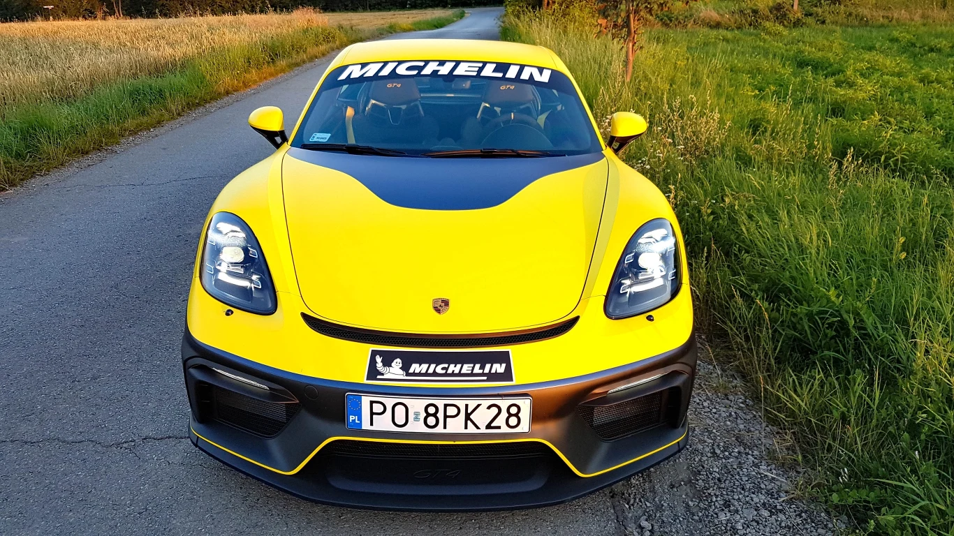 Porsche 718 Cayman GT4 Porsche 718 Cayman GT4