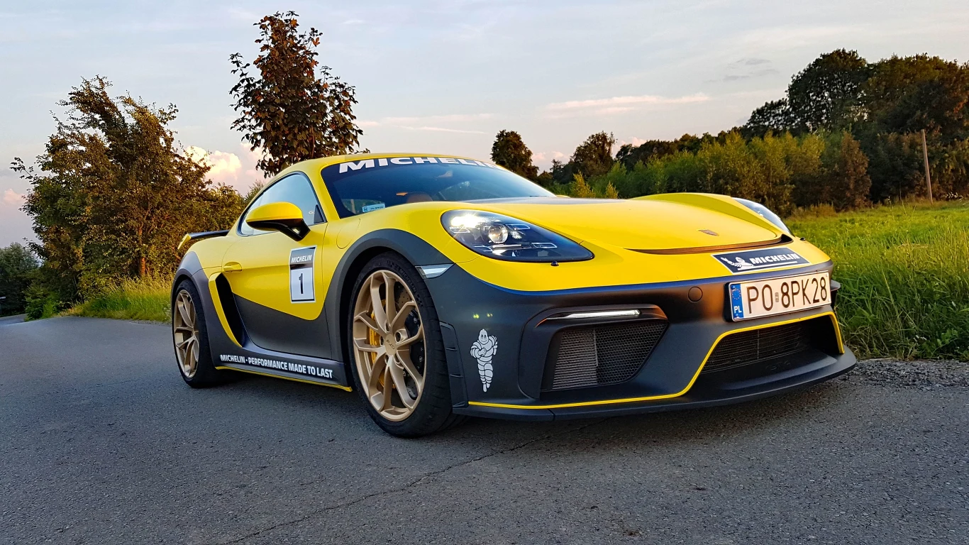 Porsche 718 Cayman GT4 Porsche 718 Cayman GT4