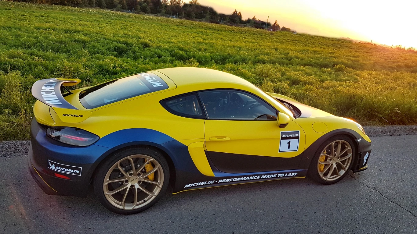 Porsche 718 Cayman GT4 Porsche 718 Cayman GT4