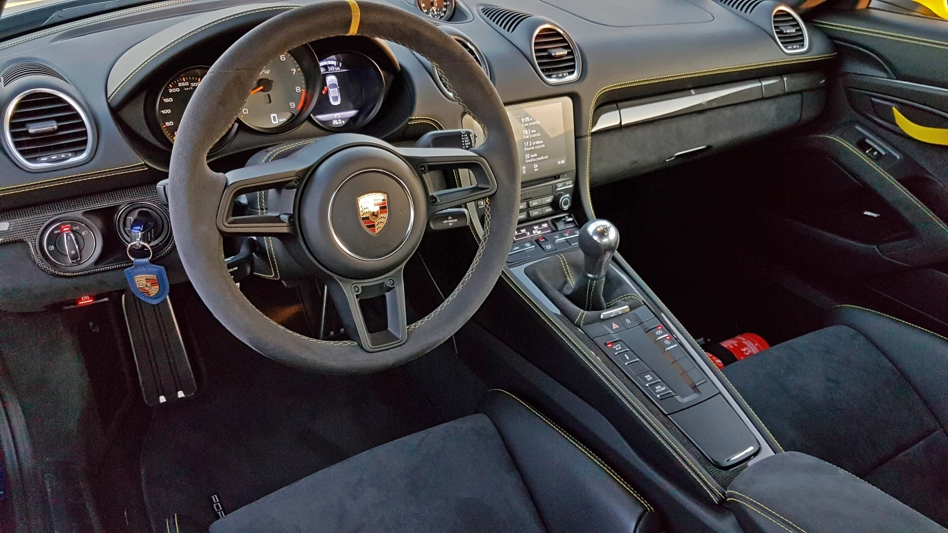 Porsche 718 Cayman GT4 Porsche 718 Cayman GT4